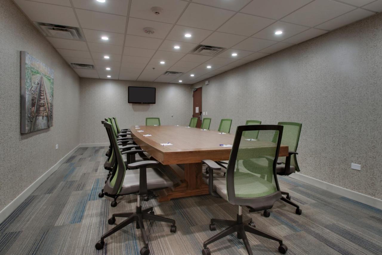Holiday Inn Express & Suites Aurora - Naperville By Ihg Bagian luar foto